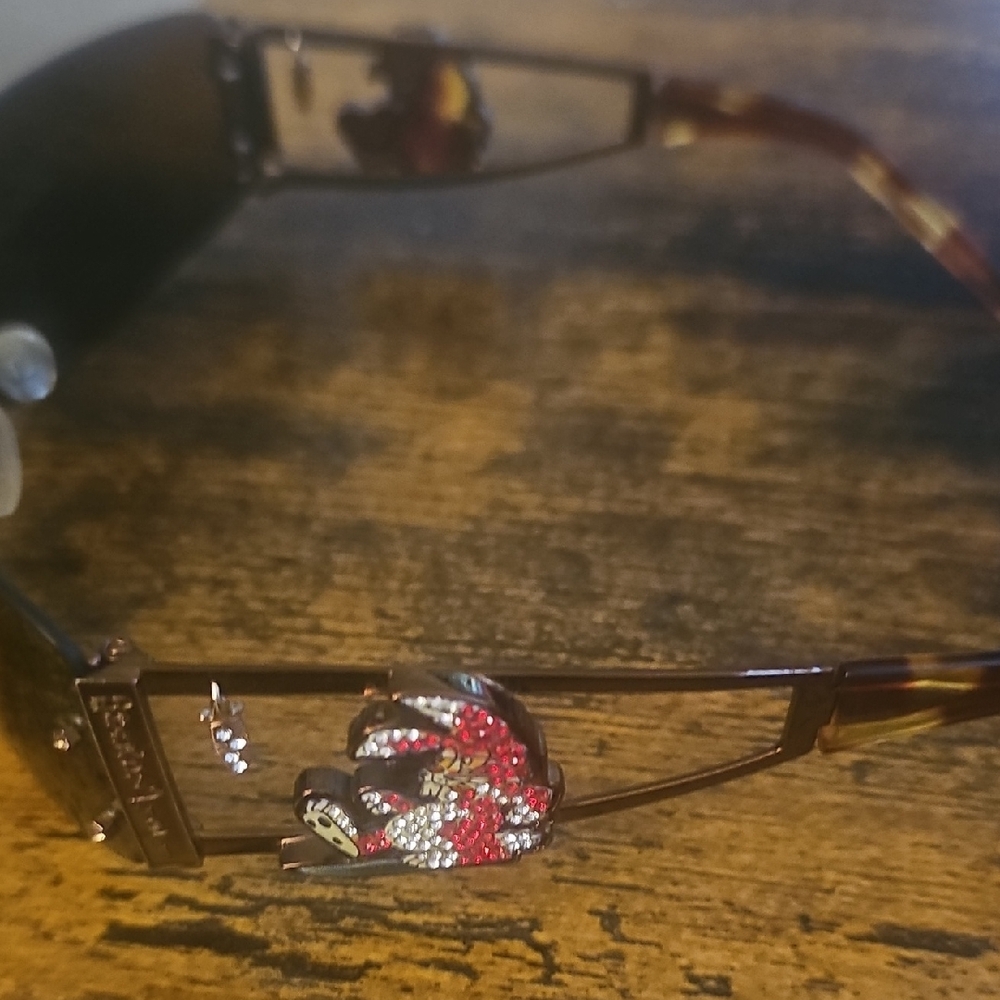 Ed Hardy Sunglasses with Black Frame and Silver Details - Picture 4 of 5